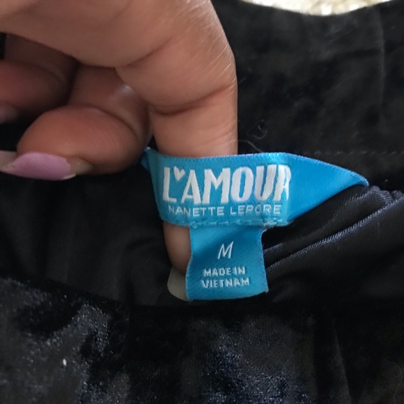 Black Velvet Skirt | M - Picture 4 of 5